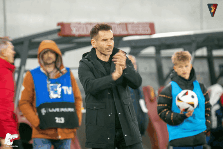Alex Haditaghi zabrał głos w sprawie przyszłości trenera Roberta Kolendowicza
