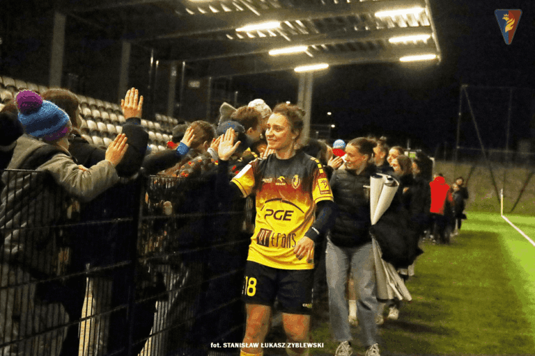 Piłkarki Pogoni Szczecin z brązowymi medalami na koniec sezonu!