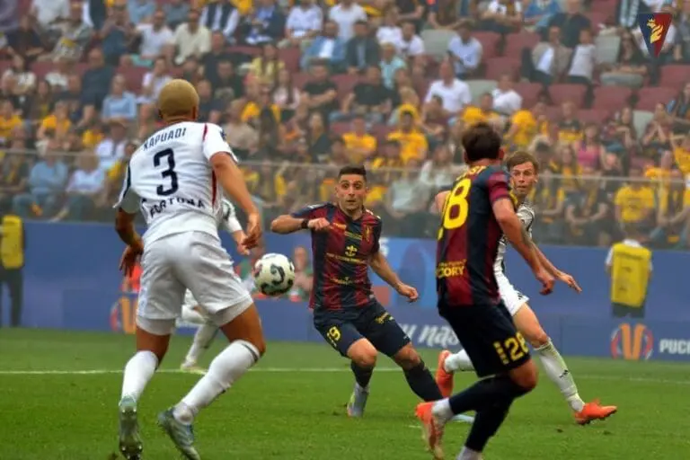 Efthymios Koulouris wybrany najlepszym piłkarzem PKO BP Ekstraklasy w kwietniu!