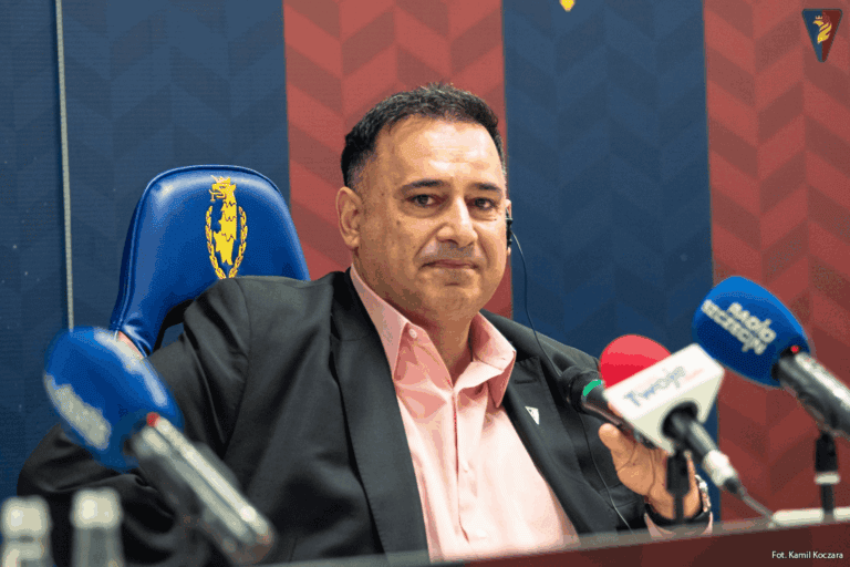 Alex Haditaghi: ,,Jarosław Mroczek i jego rodzina NIE zostali wykluczeni ze stadionu''