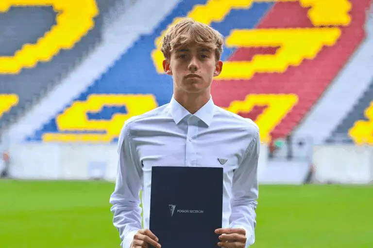 Jacek Czapliński z profesjonalnym kontraktem