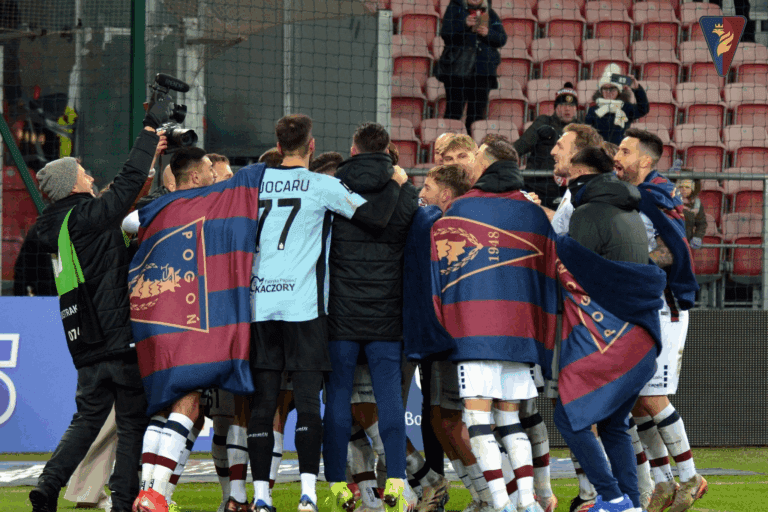 Transferowa ofensywa trwa! Kolejni zawodnicy blisko Dumy Pomorza!