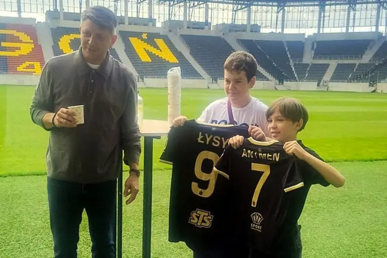 Młodzi kibice Pogoni Szczecin z niespodzianką od klubu