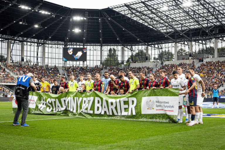 Bliska współpraca Pogoni z Klubem Kibiców Niepełnosprawnych