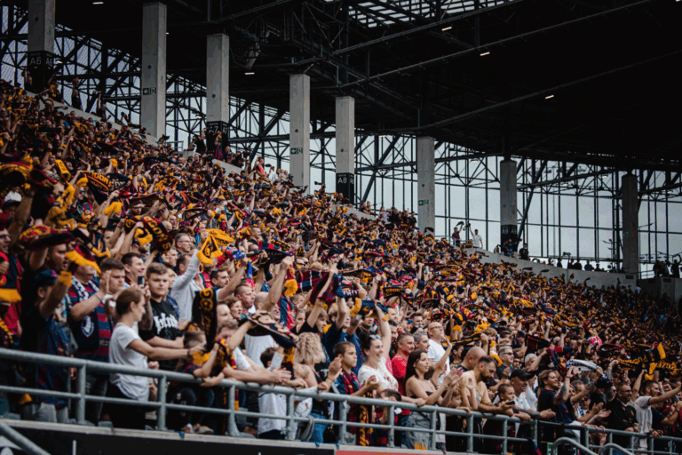 Chcesz, aby twoje imię i nazwisko znalazło się na koszulce dedykowanej karnetowiczom?