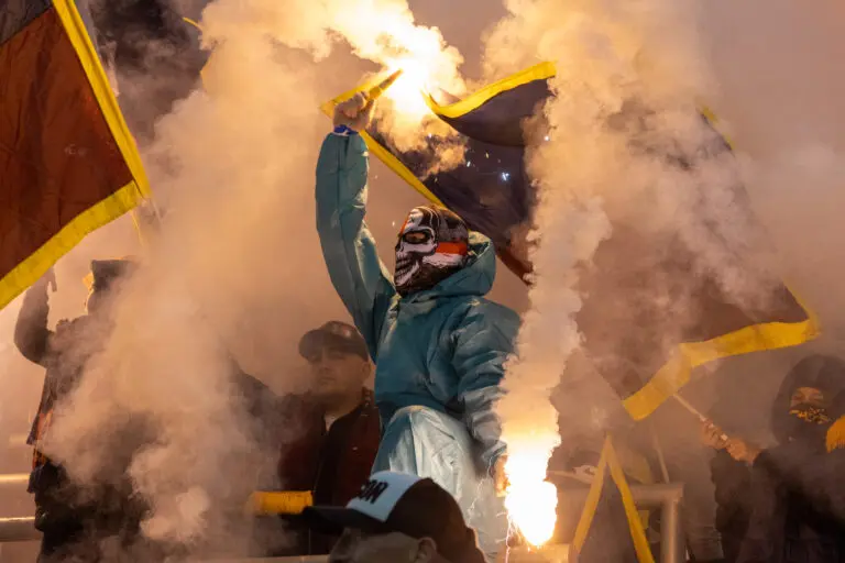 Cztery obszerne fotorelacje z meczu i wydarzeń towarzyszących