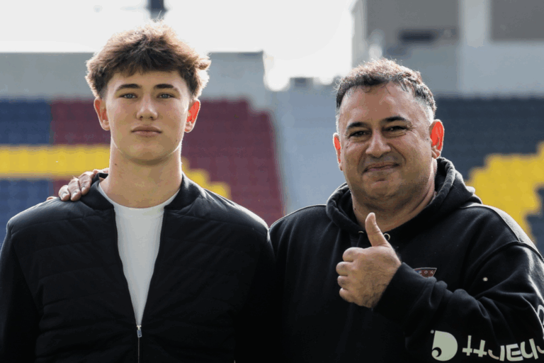 Alex Peškovič z profesjonalnym kontraktem