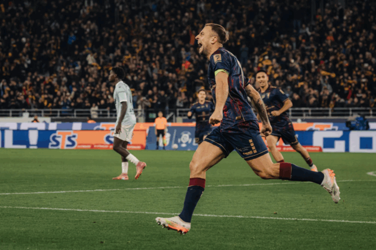 Kamil Grosicki wybrany Piłkarzem Października!