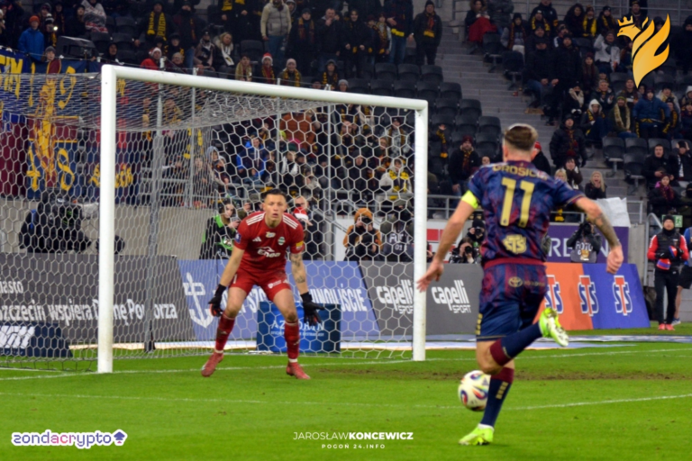 Ostatnie ogniwo czy ostatnia kotwica? Grosicki walczy o kontrakt, Pogoń o tożsamość