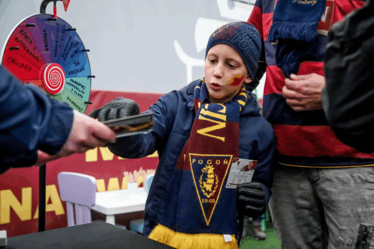 STS Truck z Radkiem Majdanem przy ''Rodzinnym Porcie Kibica''!