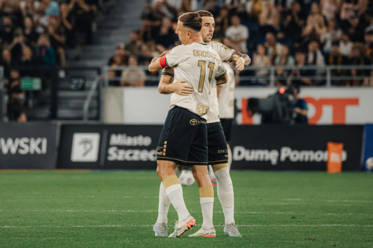 Zestawienie najlepiej sprzedających się meczówek personalizowanych