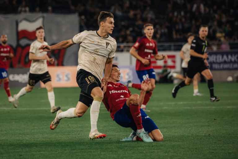 Oficjalnie! Kacper Kostorz odchodzi z Pogoni Szczecin!