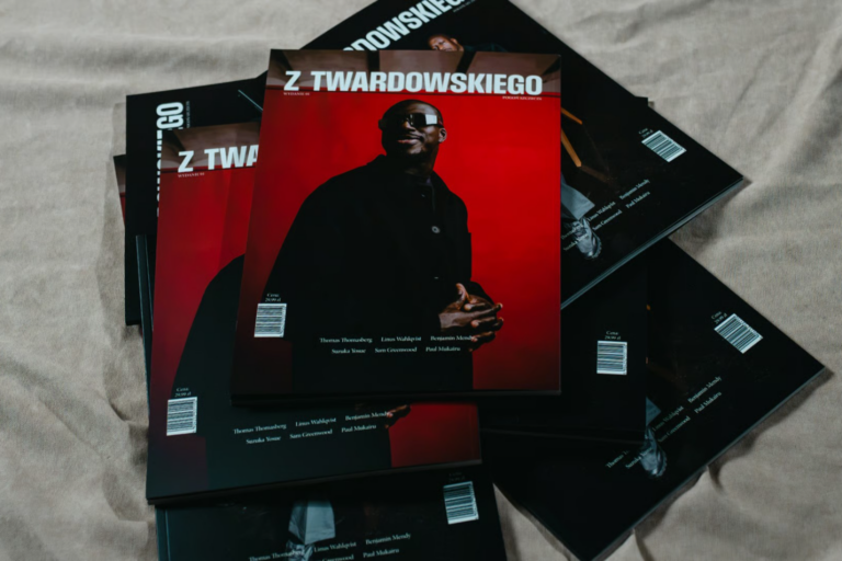 Kwartalnik ''Z Twardowskiego'' wciąż dostępny w sprzedaży. Zanurz się w granatowo-bordowych opowieściach!