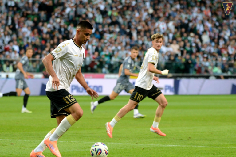 Węgierska stal wzmacnia obronę Portowców!