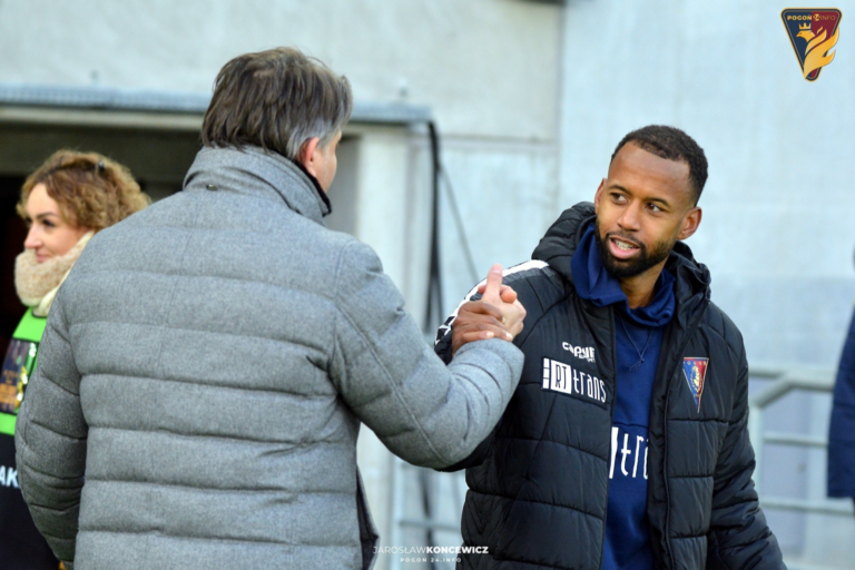 Pogoń Szczecin szuka napastnika, ale cena zwala z nóg!