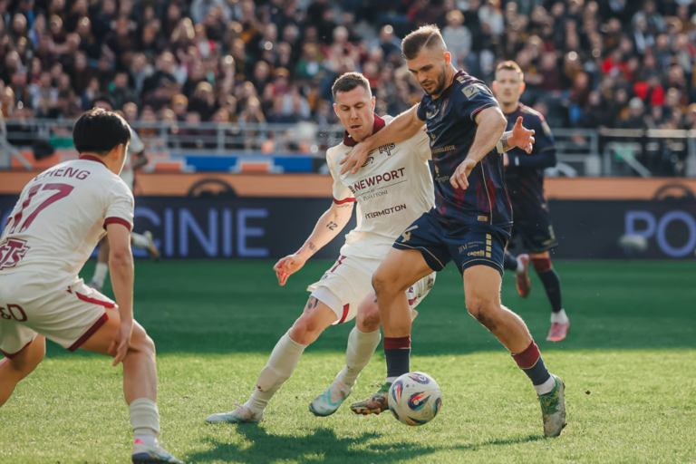 Twierdza Szczecin i taktyczny majstersztyk! Trzecie z rzędu zwycięstwo Portowców!