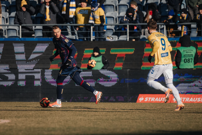 Okiem kibica trenera - ,,Futbol bez filtrów''! Czy Pogoń Szczecin ściągnie napastnika, który da odpowiednią jakość?