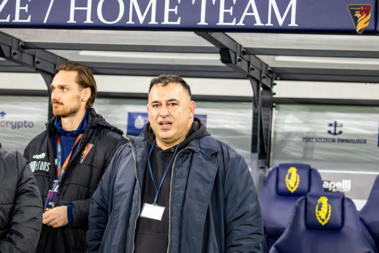 Prezes Alex Haditaghi z jasnym przekazem w sprawie przyszłości trenera Thomasa Thomasberga!