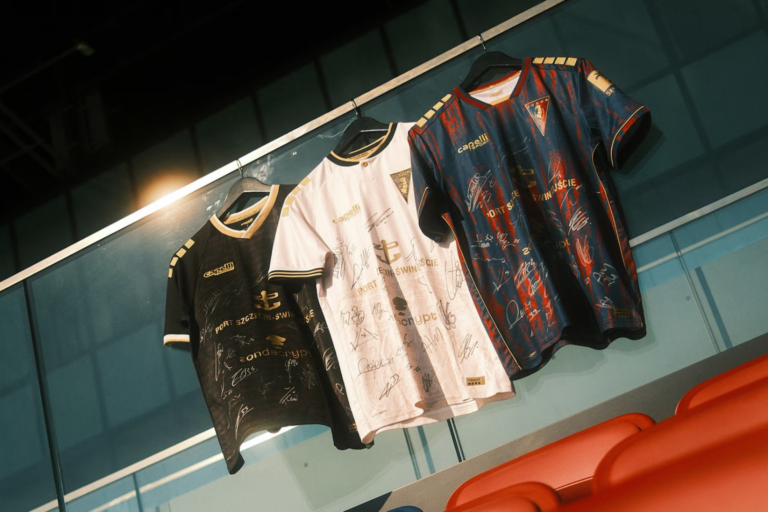 Koszulki meczowe z autografami Portowców dostępne w sprzedaży