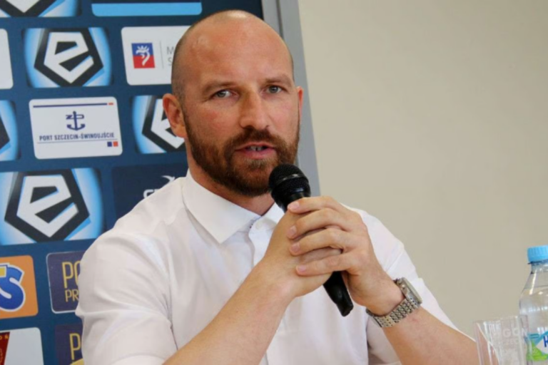 Od boiska przy Twardowskiego po ławkę trenerską. Maciej Stolarczyk - portowa ikona!