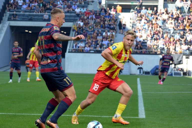 Jak skruszyć kielecki mur? Kluczowe strefy boiska i taktyka na poniedziałek