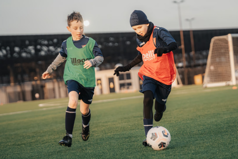 Zespoły Fundacji Pogoń Szczecin FS z kategorii żak i orlik rozpoczynają wiosenne zmagania