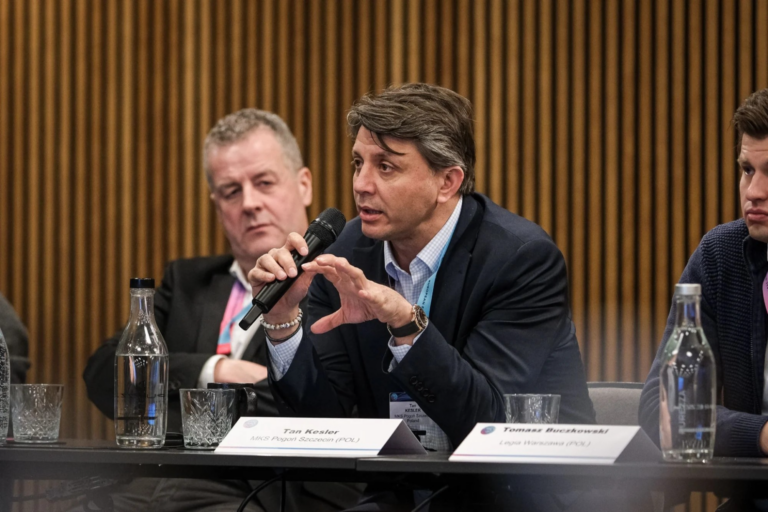 Tan Kesler wziął udział w konferencji EFC