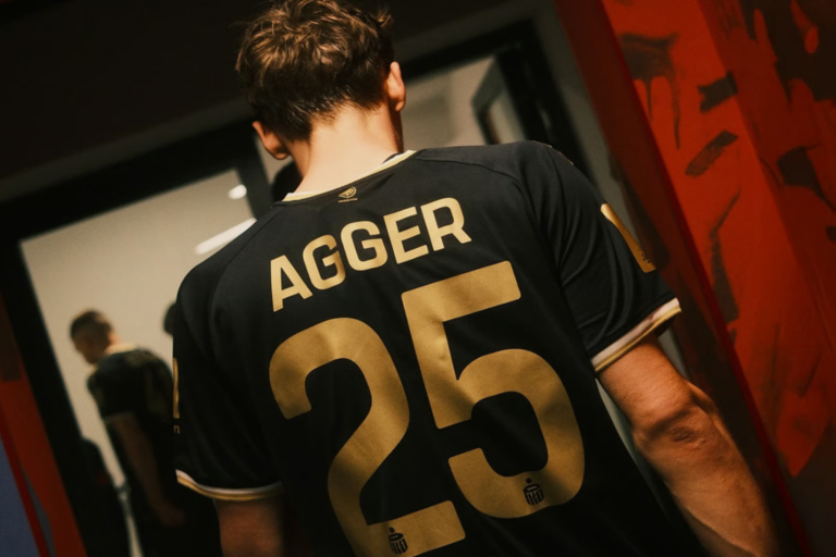 Gratka dla kolekcjonerów. Certyfikowane trykoty meczowe w sprzedaży