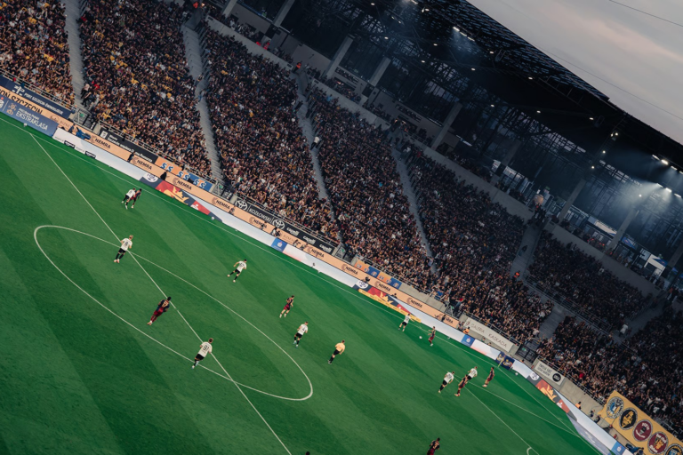 Pierwszy rząd band LED. Twoja reklama na meczu z drużyną z Serie A!