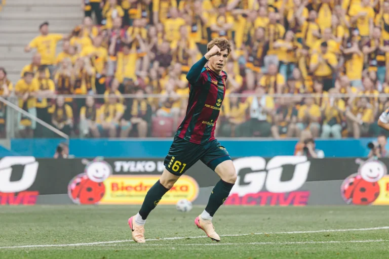 Kamil Grosicki, Leonardo Koutris i Kacper Smoliński po pojedynku z Legią Warszawa