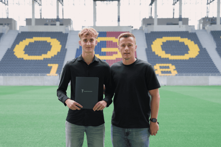 Patryk Wiśniak podpisał profesjonalny kontrakt z Pogonią Szczecin!